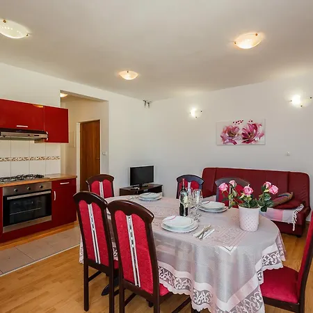 Nada Apartman Trogir