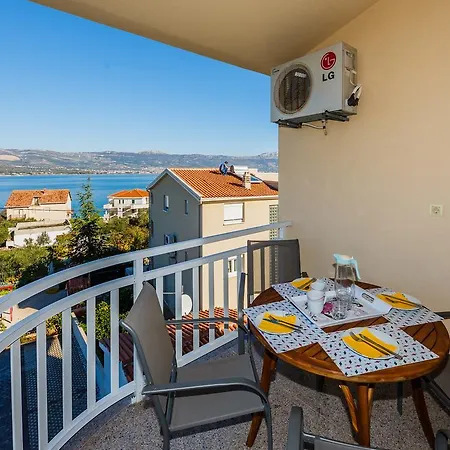 Nada * Trogir